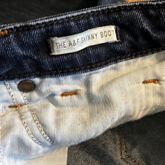 Abercrombie & Fitch "The A& F Boot" Jeans Size 4 Long - Picture 3 of 7